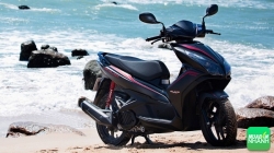 Xe máy Yamaha Grande và xe máy Honda Air Blade: xe nào được lòng người dùng hơn?